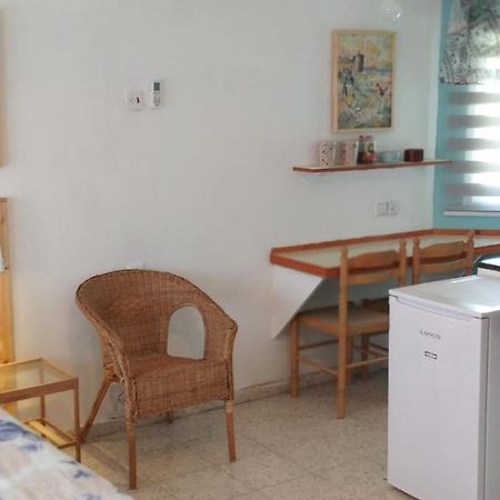 Jordan Valley One Room Apartment Menaẖemya Zewnętrze zdjęcie