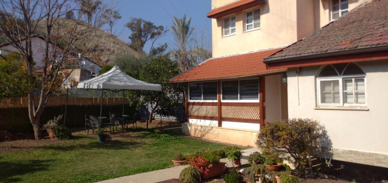 Jordan Valley One Room Apartment Menaẖemya Zewnętrze zdjęcie
